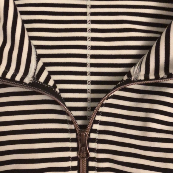 NEVER WORN lululemon jacket - Picture 2 of 4